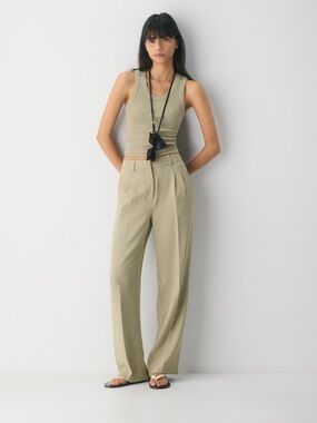 High-Rise Wide Leg Pants  - Tailored Trousers by Aritzia Size 4
